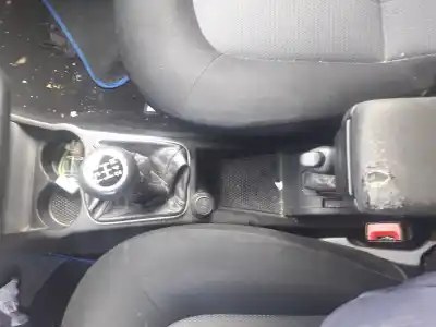 Sloopvoertuig fiat linea (323_, 110_) 1.3 d multijet (323axb11 323axb1a) van het jaar 2007 aangedreven 199a3000