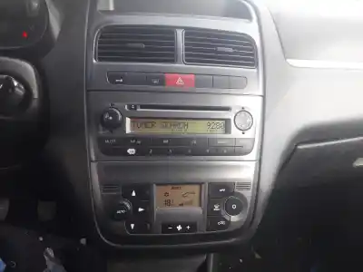 Sloopvoertuig fiat linea (323_, 110_) 1.3 d multijet (323axb11 323axb1a) van het jaar 2007 aangedreven 199a3000