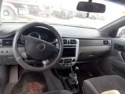 Sloopvoertuig daewoo nubira berlina 1.6 cat van het jaar 2003 aangedreven l44