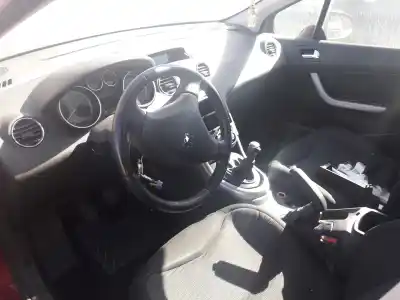 Veículo de Sucata peugeot 308 confort do ano 2008 alimentado 5fw