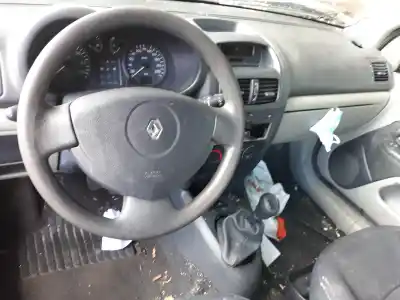 Scrapping Vehicle renault clio ii fase ii (b/cb0) 1.9 dti diesel 80 cv / 59 kw of the year 2001 powered f9q r7