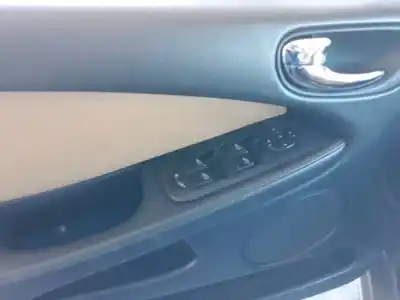 Здавання транспортного засобу jaguar x-type i (x400) 2.5 v6 a las 4 ruedas року 2002 потужний xb
