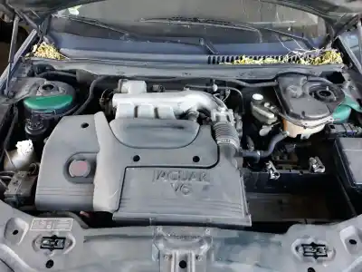 Здавання транспортного засобу jaguar x-type i (x400) 2.5 v6 a las 4 ruedas року 2002 потужний xb