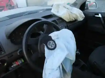 Veículo de Sucata volkswagen polo (9n1) 1.4 tdi do ano 2004 alimentado amf