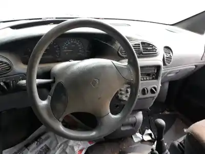 Scrapping Vehicle chrysler voyager (gs) 2.4 le of the year 1999 powered b024l