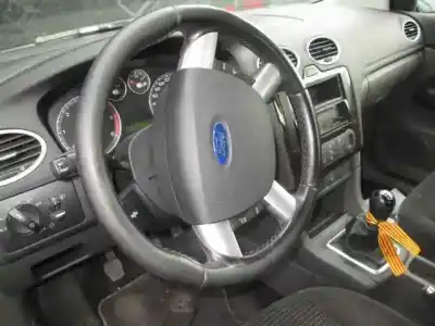 Veículo de Sucata ford focus berlina (cap) sport do ano 2005 alimentado kkda