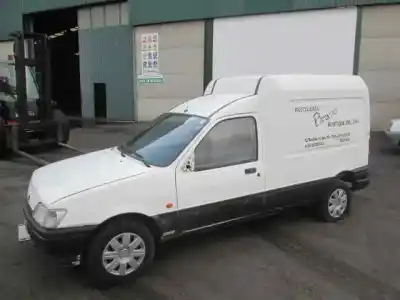 Veicolo di demolizione ford fiesta berl./courier 1.8 16v dell'anno 1994 alimentato rtd