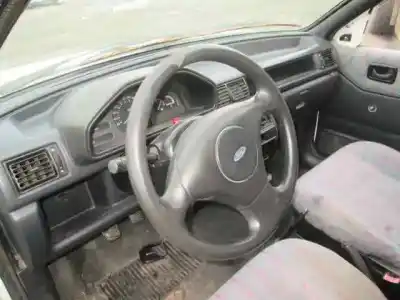 Veicolo di demolizione ford fiesta berl./courier 1.8 16v dell'anno 1994 alimentato rtd