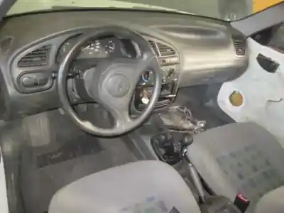 Veicolo di demolizione daewoo lanos 1.4 cat dell'anno 2002 alimentato a13sms