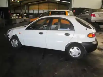 Veicolo di demolizione daewoo lanos 1.4 cat dell'anno 2002 alimentato a13sms