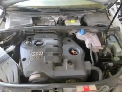 Veículo de Sucata audi a4 berlina (8e) 1.9 tdi (96kw) do ano 2004 alimentado avf