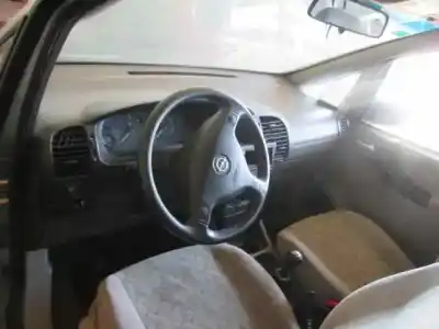 Veicolo di demolizione opel zafira a 2.0 di 16v dell'anno 1999 alimentato x20dtl