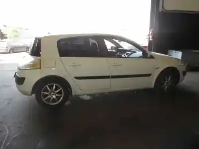 Sloopvoertuig renault megane ii sedán (lm0/1_) 1.9 dci (lm0g lm1g lm2c) van het jaar 2003 aangedreven f9qb8