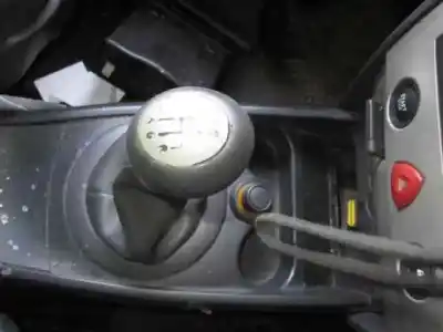 Sloopvoertuig renault megane ii sedán (lm0/1_) 1.9 dci (lm0g lm1g lm2c) van het jaar 2003 aangedreven f9qb8
