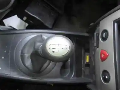 Sloopvoertuig renault megane ii sedán (lm0/1_) 1.9 dci (lm0g lm1g lm2c) van het jaar 2003 aangedreven f9qb8