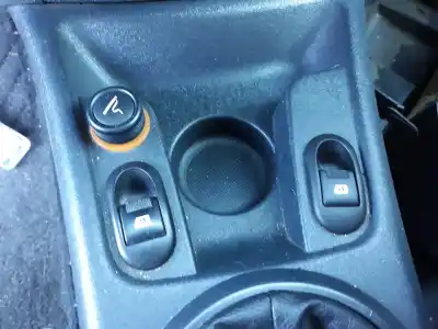 Veículo de Sucata citroen c2 (jm_) 1.1 do ano 2005 alimentado hfx