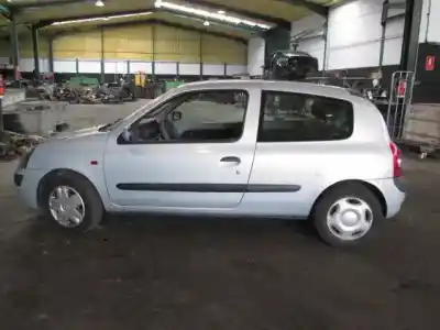 Scrapping Vehicle renault clio ii fase i (b/cbo) 1.2 16v alize 75 cv / 55 kw of the year 2001 powered d4f b7