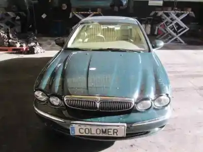 Здавання транспортного засобу JAGUAR X-TYPE I (X400) 2.5 V6 A las 4 ruedas року 2002 потужний XB