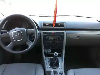 Veículo de Sucata audi a4 berlina (8e) 2.0 tdi 16v (103kw) do ano 2005 alimentado blb