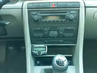 Veículo de Sucata audi a4 berlina (8e) 2.0 tdi 16v (103kw) do ano 2005 alimentado blb