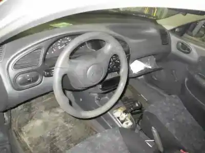 Veículo de Sucata daewoo lanos cool do ano 2000 alimentado l13