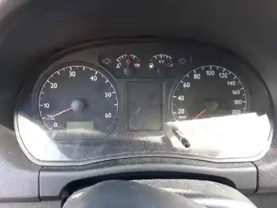 Veículo de Sucata volkswagen polo (9n1) 1.4 16v do ano 2002 alimentado aua