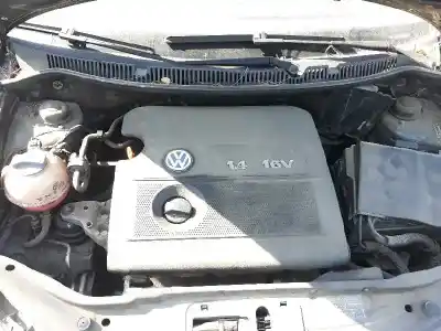 Veículo de Sucata volkswagen polo (9n1) 1.4 16v do ano 2002 alimentado aua