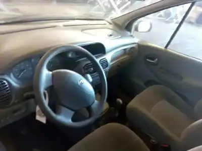 Veicolo di demolizione renault scenic (ja..) 1.6 16v authentique (ja0b/11) dell'anno 2002 alimentato k4m a7