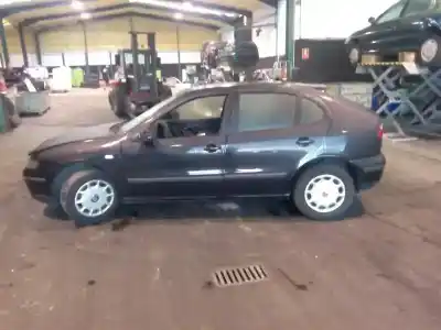 Здавання транспортного засобу seat leon (1m1) stella року 2003 потужний bca