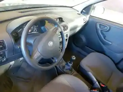 Здавання транспортного засобу opel corsa c essentia року 2004 потужний z12xe