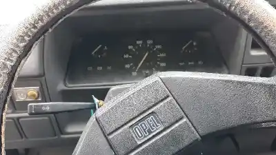 Veículo de Sucata opel corsa a 1.5 diesel do ano 1990 alimentado 4ec1