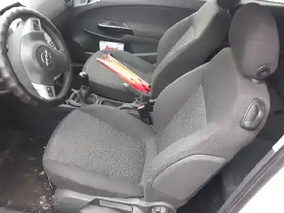 Veicolo di demolizione opel corsa d essentia dell'anno 2012 alimentato a13dtc