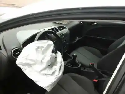 Veicolo di demolizione seat leon (1p1) 1.9 tdi dell'anno 2006 alimentato bxe