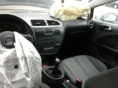 Veicolo di demolizione seat leon (1p1) 1.9 tdi dell'anno 2006 alimentato bxe