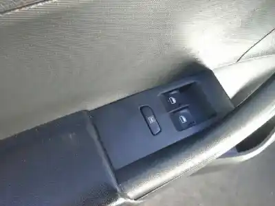 Veículo de Sucata skoda rapid active do ano 2013 alimentado cayc