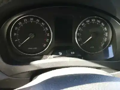 Veículo de Sucata skoda rapid active do ano 2013 alimentado cayc