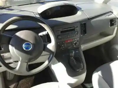 Veículo de Sucata fiat idea (135) 1.4 do ano 2004 alimentado 843a1000