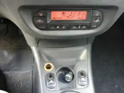 Veículo de Sucata citroen c3 1.4 do ano 2004 alimentado kfv