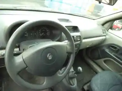 Здавання транспортного засобу renault clio ii fase ii (b/cb0) expression року 2002 потужний d4f b7