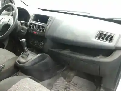 Veículo de Sucata fiat doblo cargo basis kasten do ano 2011 alimentado 199a3000