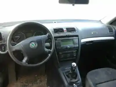 Veicolo di demolizione skoda octavia berlina (1z3) trend dell'anno 2006 alimentato bxe