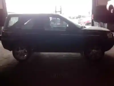 Véhicule à la ferraille land rover freelander (ln) e familiar de l'année 2003 alimenté 204d3