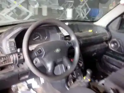 Véhicule à la ferraille land rover freelander (ln) e familiar de l'année 2003 alimenté 204d3