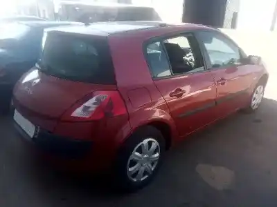 Veículo de Sucata renault megane ii berlina 3p confort authentique do ano 2003 alimentado k4m t7