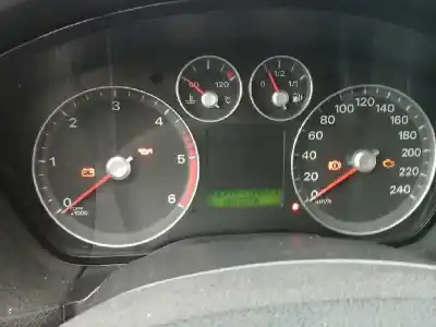 Veículo de Sucata ford focus berlina (cap) ghia do ano 2005 alimentado g8da