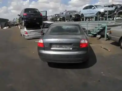 Veículo de Sucata audi a4 avant (8e) 1.9 tdi (96kw) do ano 2001 alimentado awx