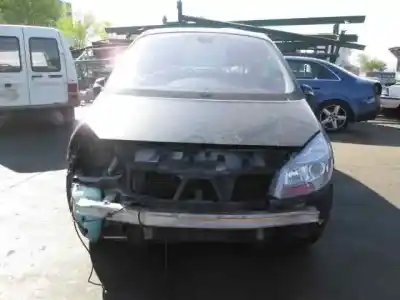 Veículo de Sucata renault scenic ii 1.9 dci diesel do ano 2004 alimentado f9q d8