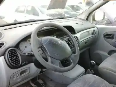 Scrapping Vehicle renault scenic rx4 (ja0) 1.9 dci salomon of the year 2001 powered f9q k7