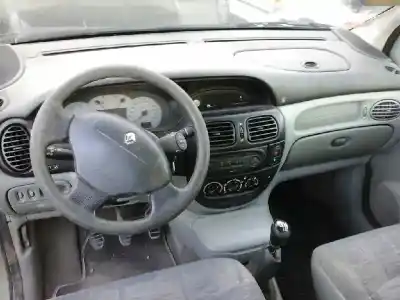 Scrapping Vehicle renault scenic rx4 (ja0) 1.9 dci salomon of the year 2001 powered f9q k7