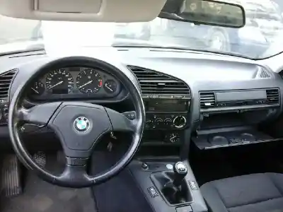 Veicolo di demolizione bmw serie 3 berlina (e36) 1.8 cat (m43) dell'anno 1995 alimentato 184e2